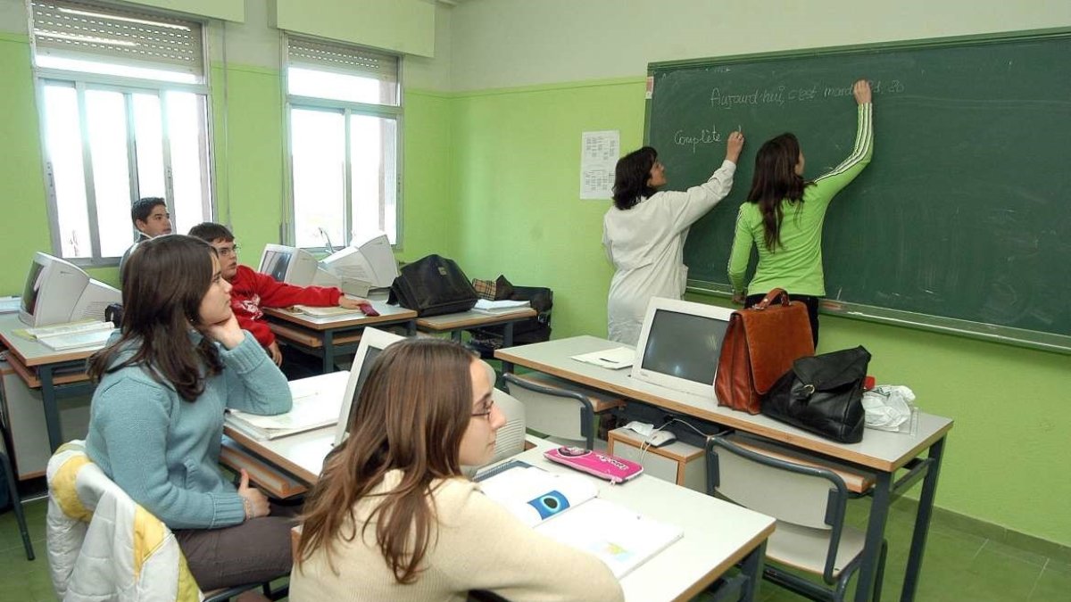 La diferencia salarial se produce en todos los niveles educativos.