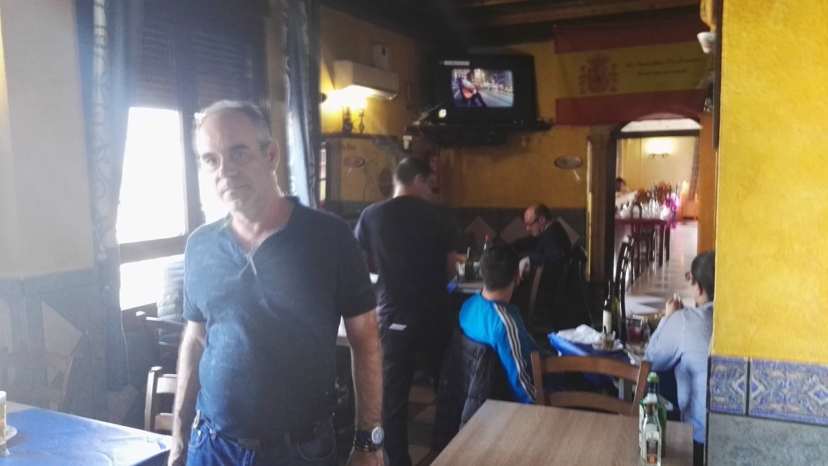 Carlos Fernández, propietario de la casa de comidas ubicada junto a la Autovía A7.