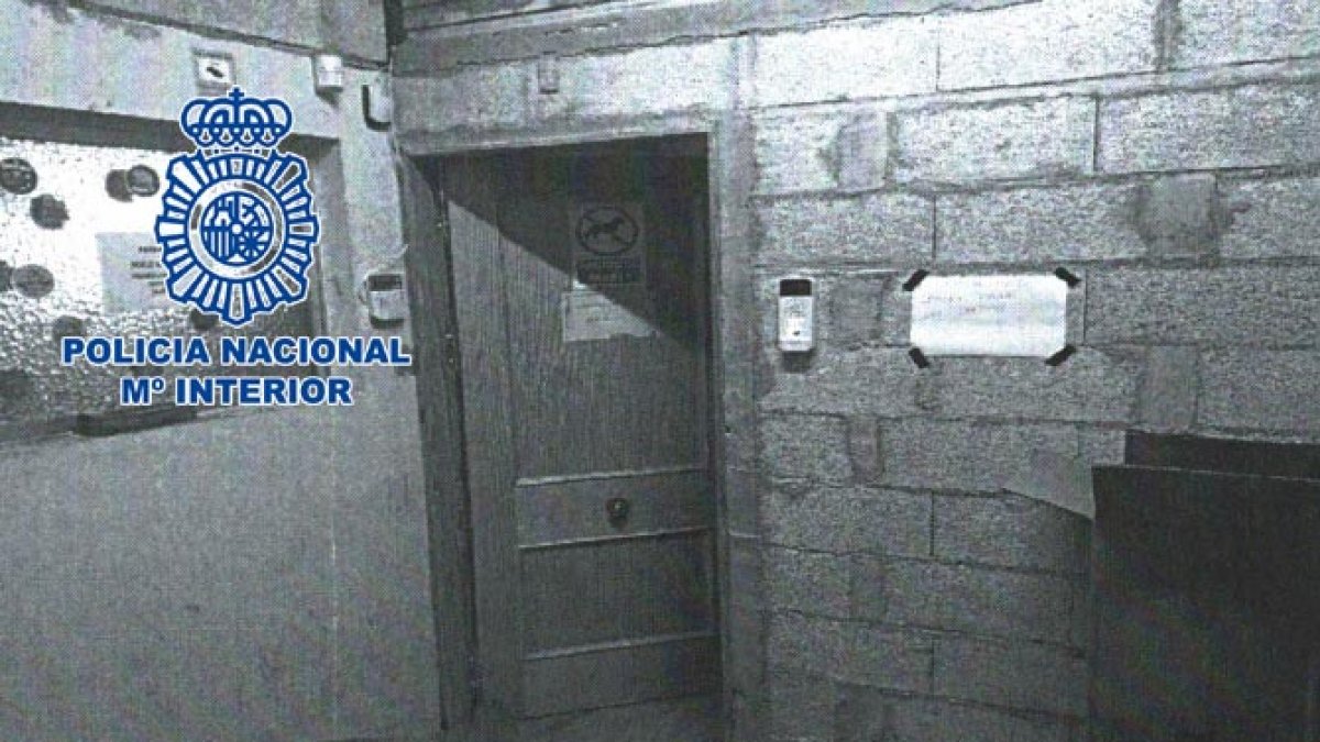 Entrada a la asociación cannábica.