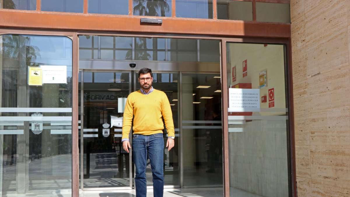 Nueva puerta de acceso al consistorio a partir del lunes.