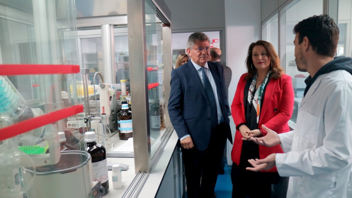 Apuesta por que consumidores, administraciones y productores se unan para enfrentar el desequilibrio de la cadena alimentaria.