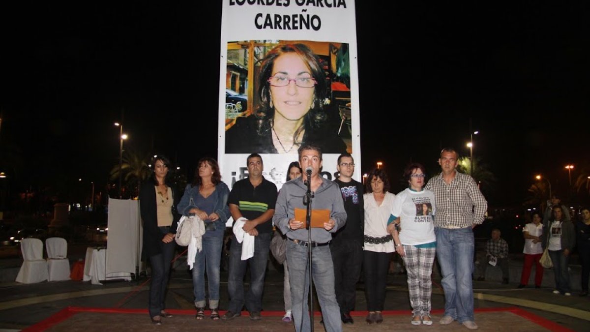 Concentración de apoyo a la búsqueda de Lourdes García Carreño en 2009.