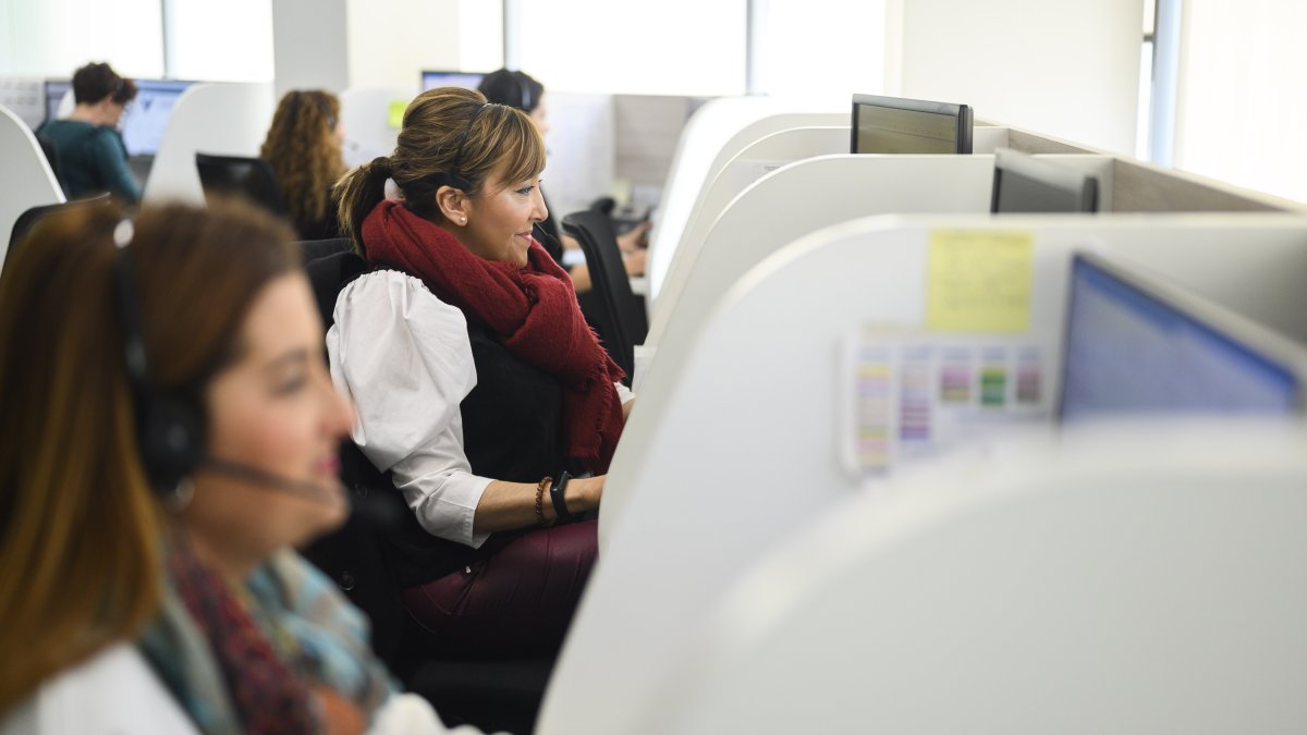 Sus teleoperadoras ofrecen un trato único a los clientes.
