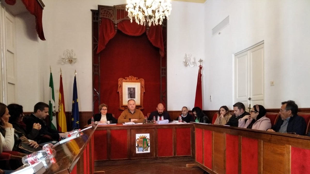 Foto del Pleno en el que se aprobaron los presupuestos para 2020, presidido por el alcalde de Cuevas del Almanzora.