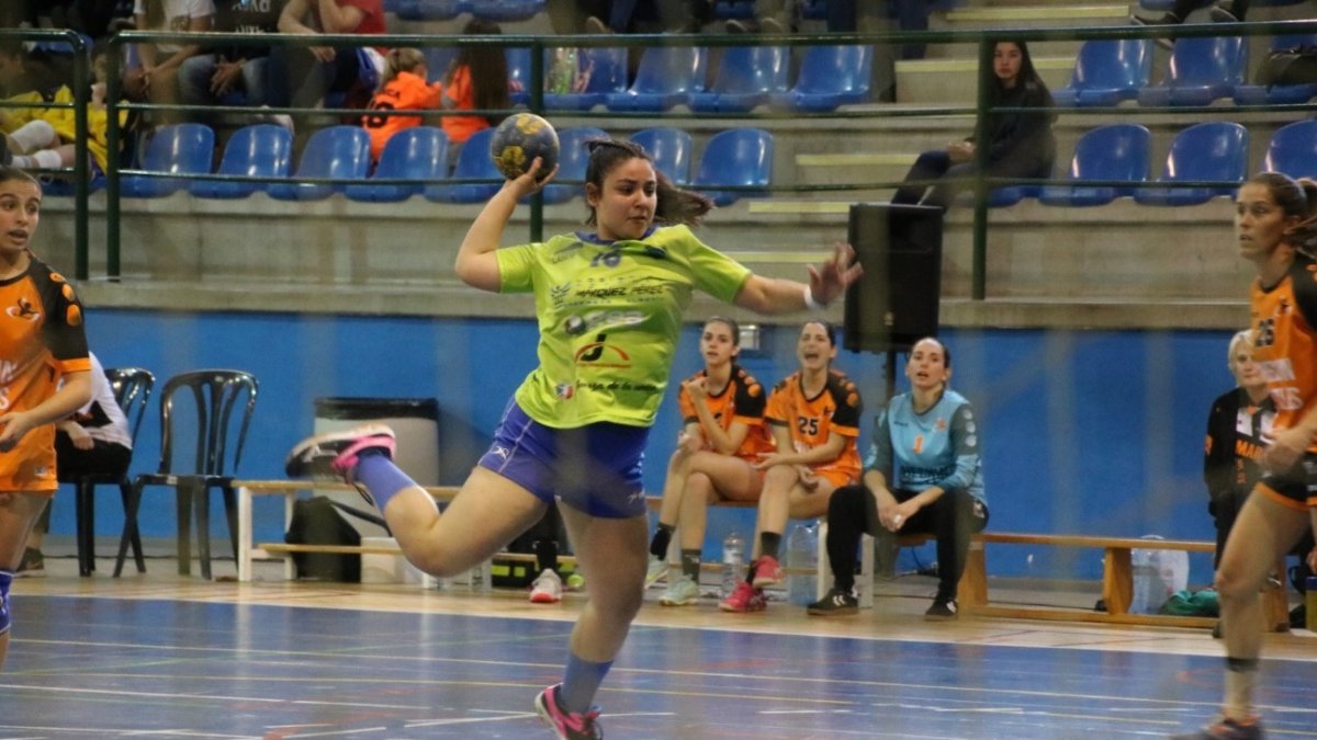 Derrota para las almerienses en su visita a Benalmádena.