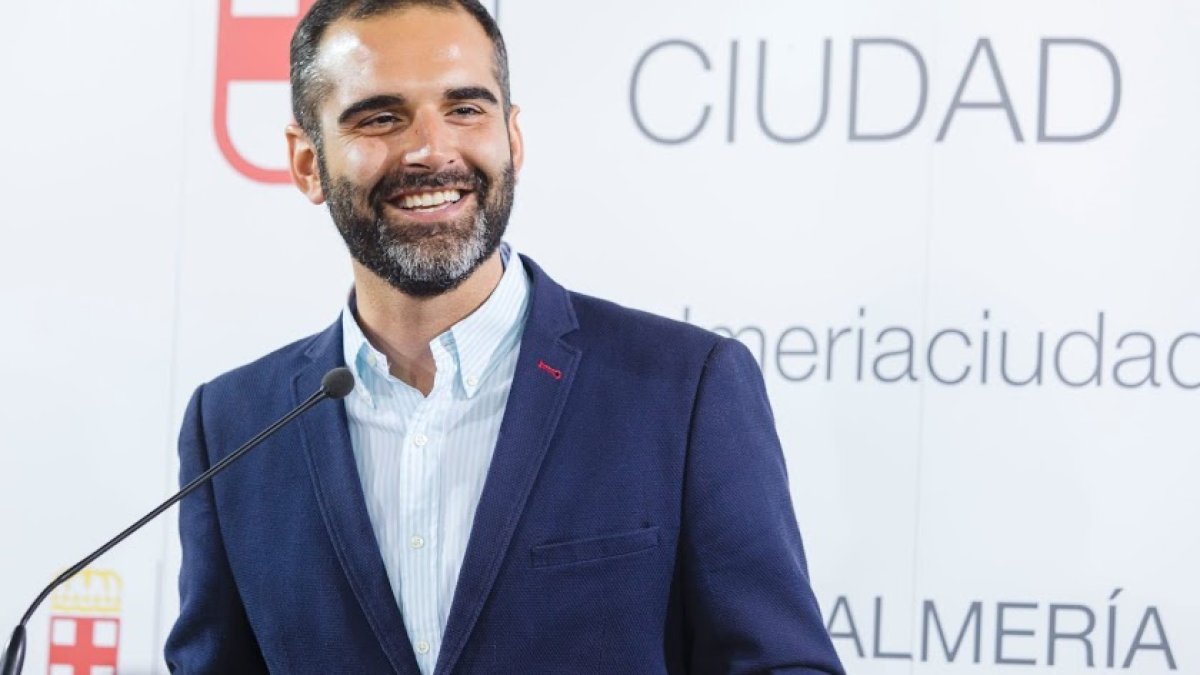 Fernández-Pacheco no pudo acudir a la entrega de los Premios Alcazaba.