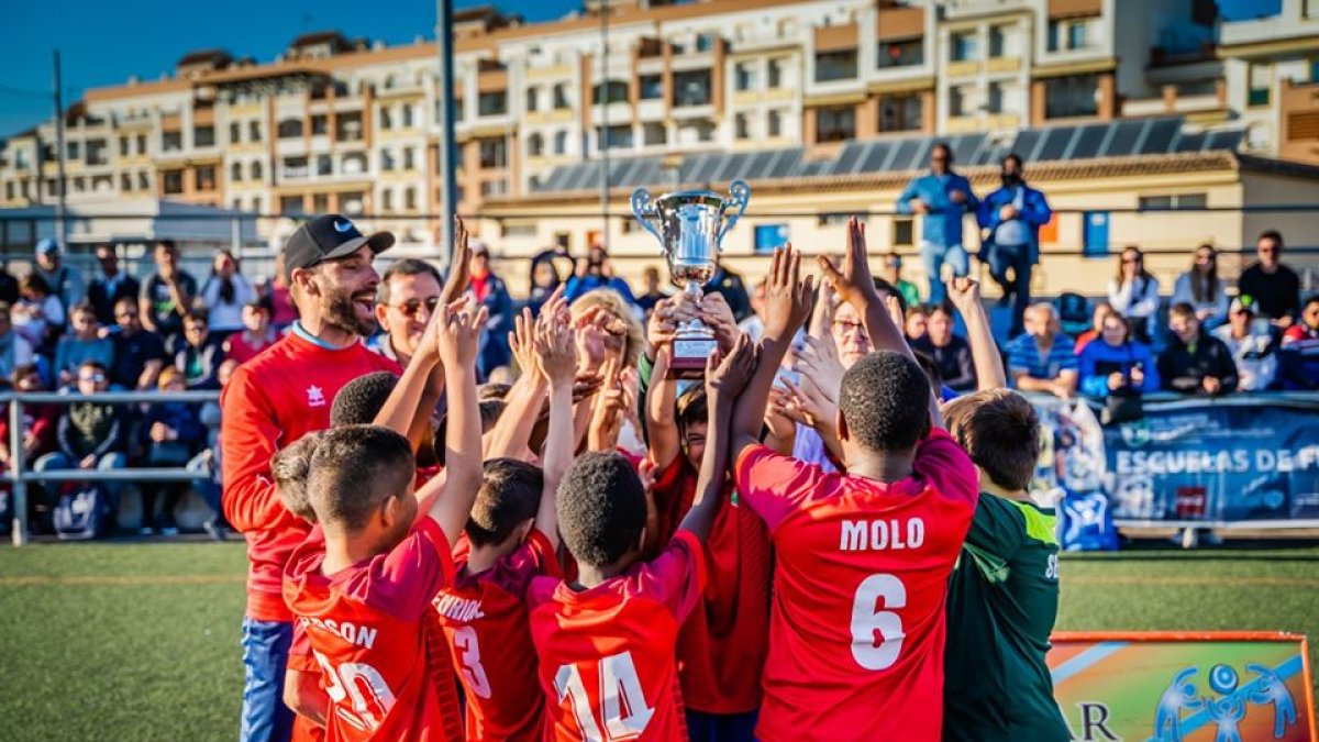 Celebración de los roqueteros tras lograr la clasificación.