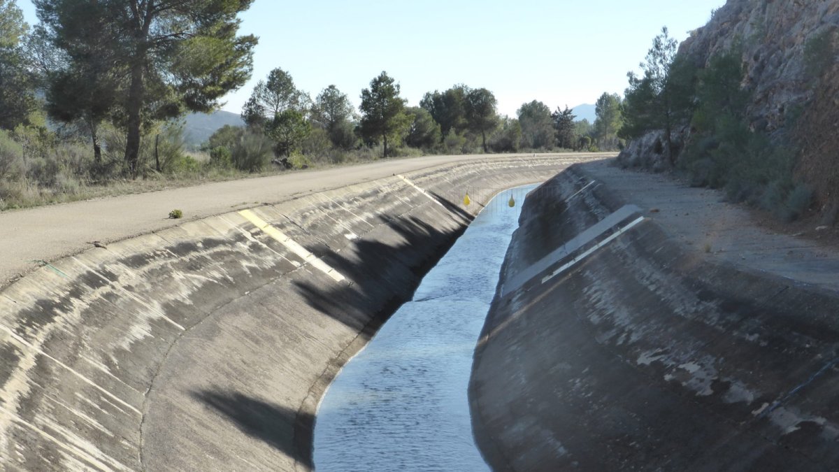 Canal del trasvase Tajo-Segura