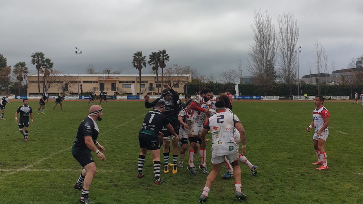 URA Playcar se diluye con la lluvia extremeña.