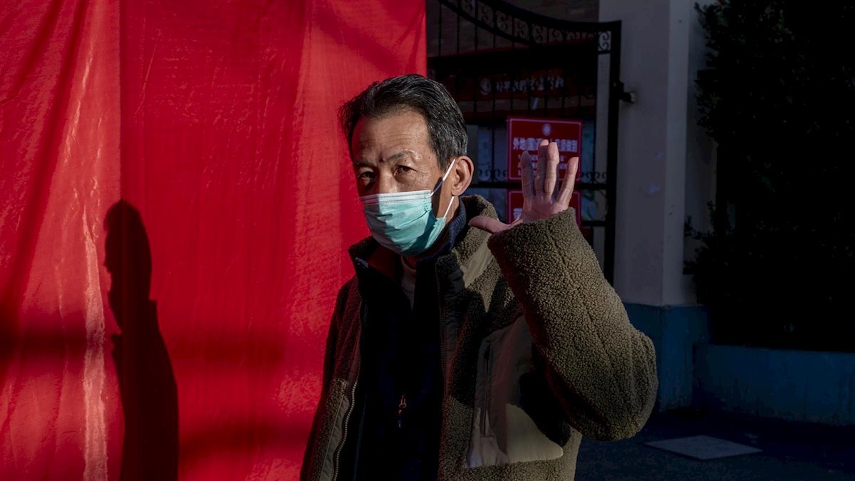 Imagen de archivo de un ciudadano con mascarilla.