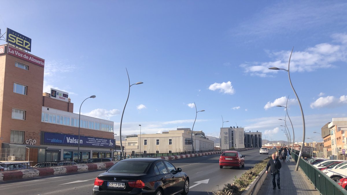 Imagen del puente de la Avenida del Mediterráneo
