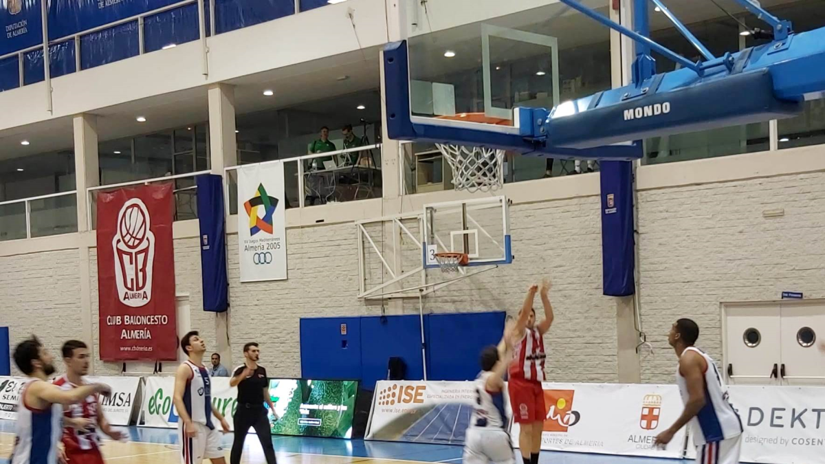 Los almerienses vuelven a brillar en la pista.