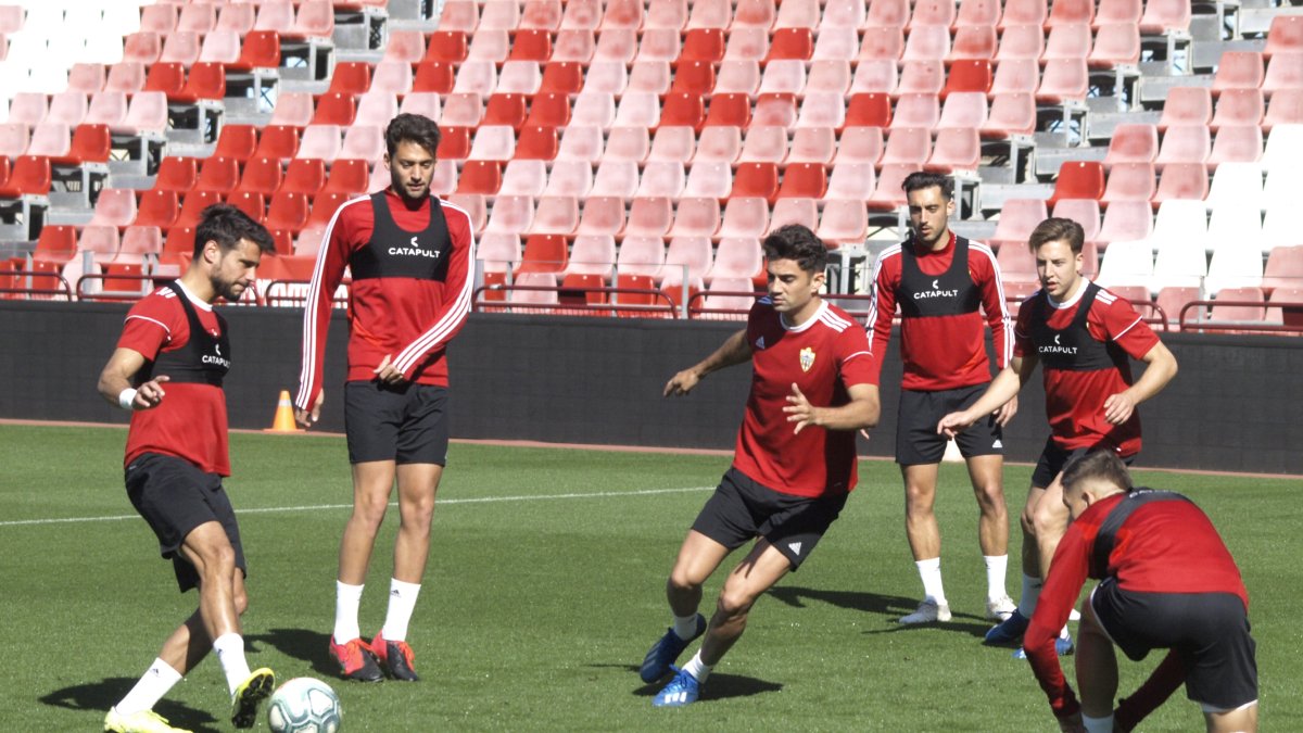 Rondo de calentamiento antes de trabajar aspectos tácticos.