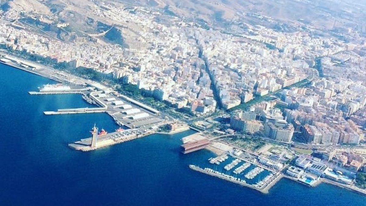 Vista aérea del Puerto de Almería
