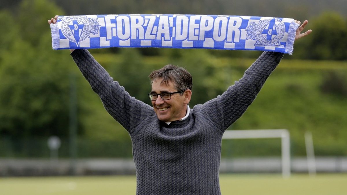 Fernando Vázquez ha llegado para salvar al Deportivo.