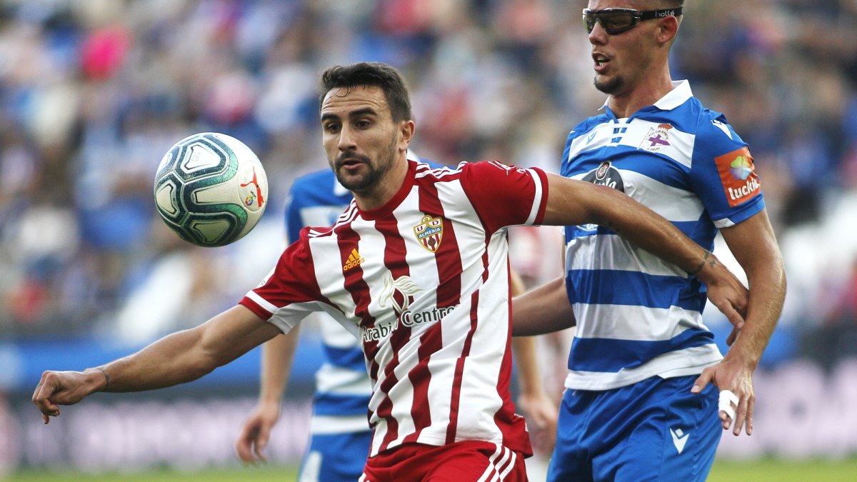 El delantero sevillano Juan Muñoz en el partido de la primera vuelta que acabó empate a cero.