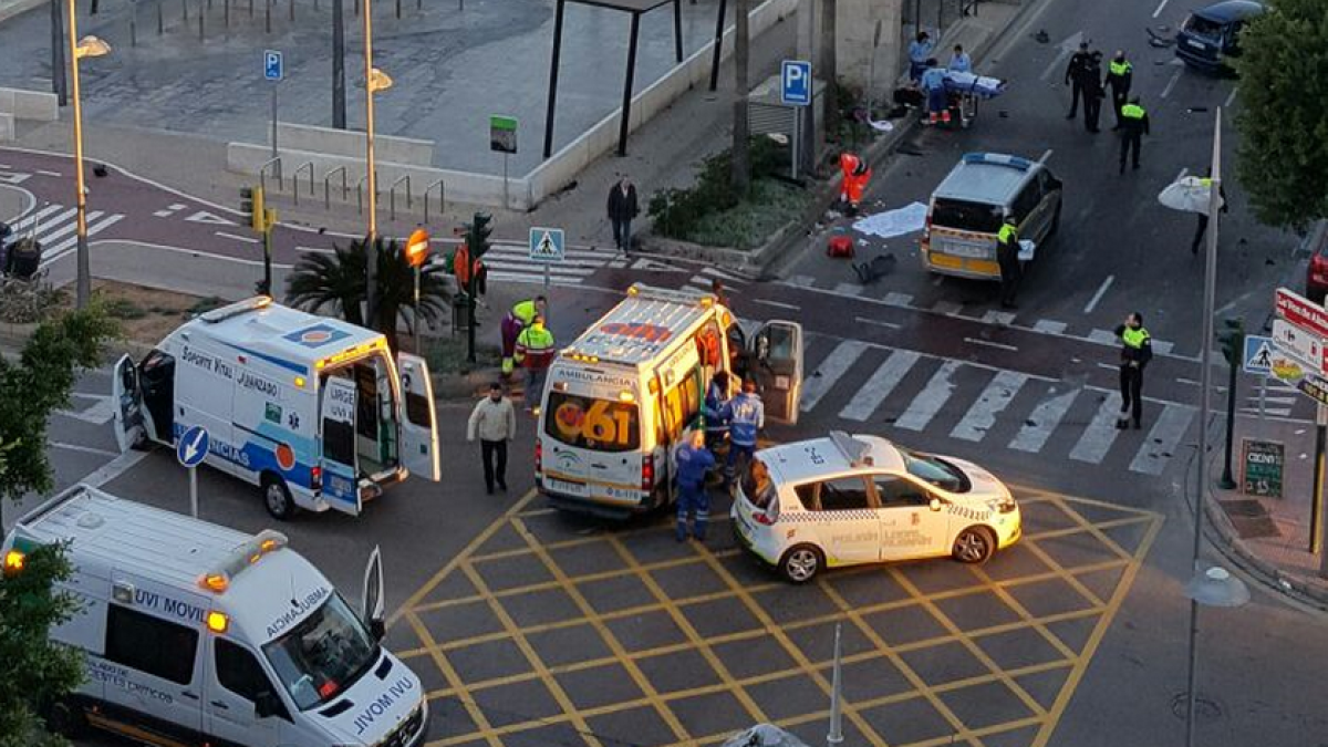 Imagen de archivo de un accidente ocurrido en la Rambla de Almería.