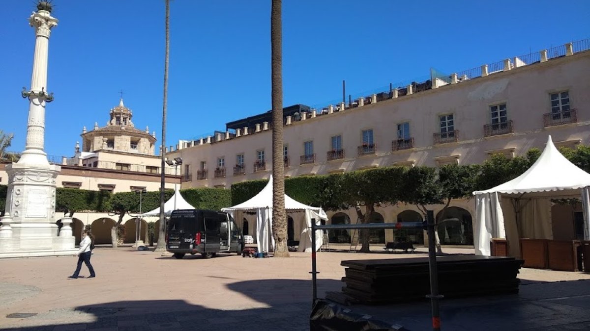 Las Cruces de Mayo no volverán a la Plaza Vieja.