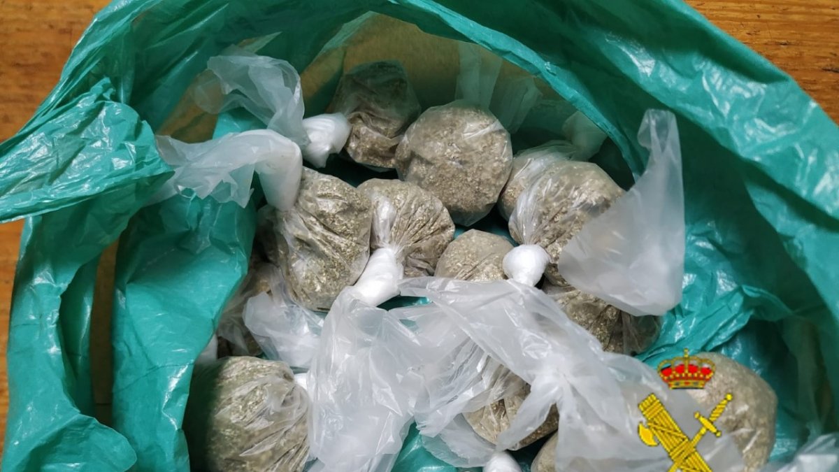 Droga incautada por la Guardia Civil.