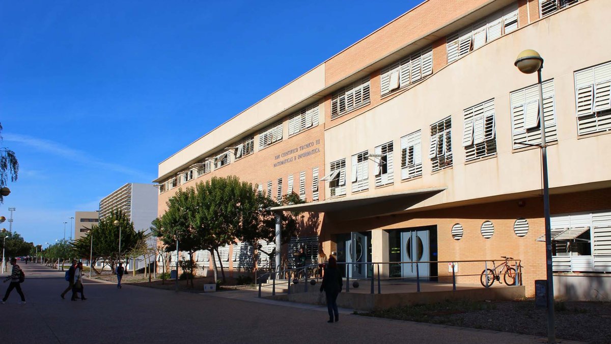 Uno de los edificios del Campus de la UAL en La Cañada.