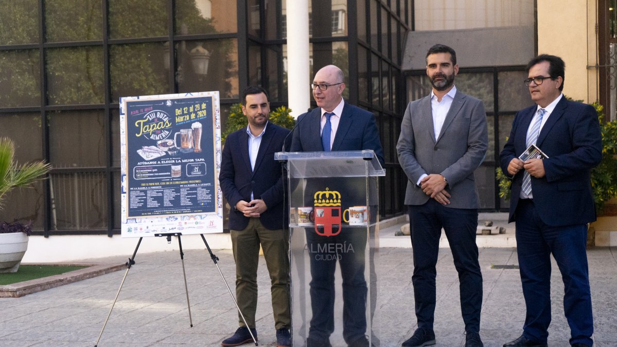 El Presidente de Ashal en la presentación de la Ruta de la Tapa.
