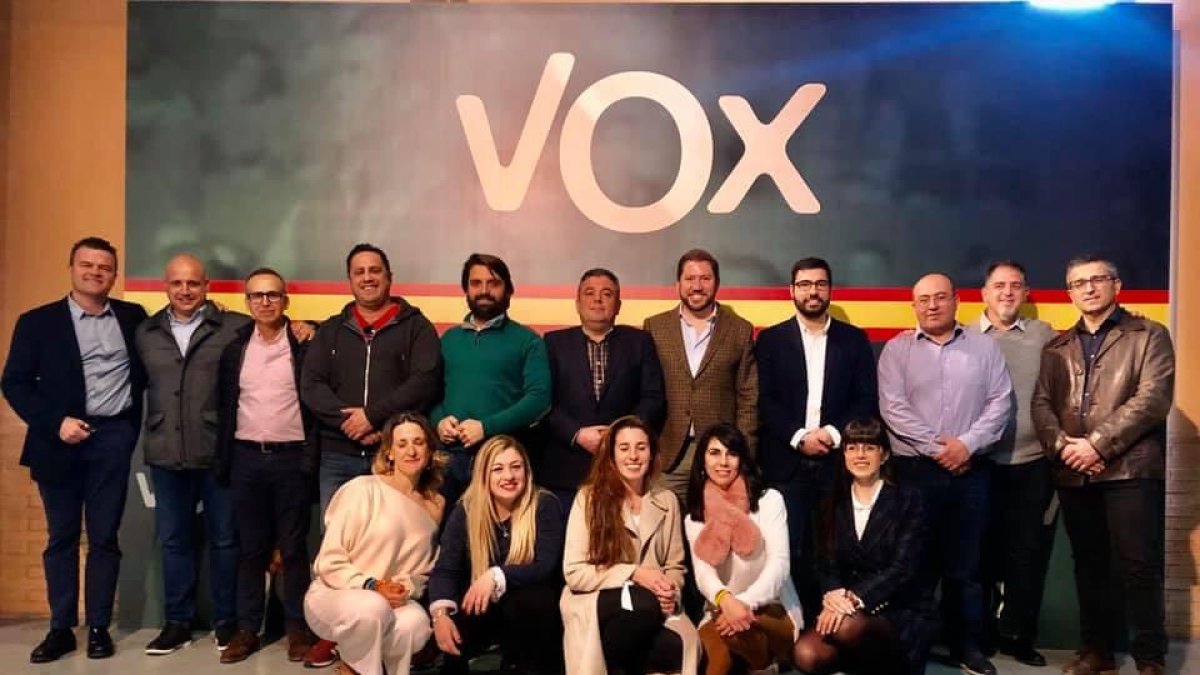 Militantes de vox en el acto multitudinario de Vistalegre.