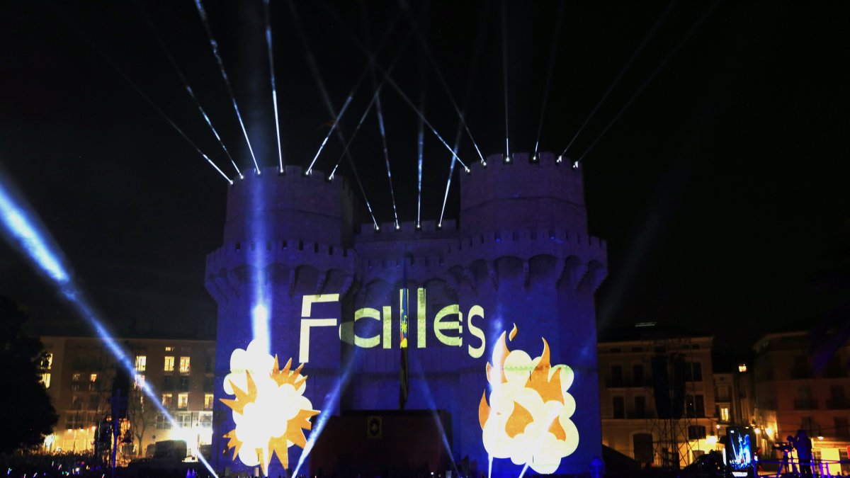 Preparación de las Fallas de Valencia.