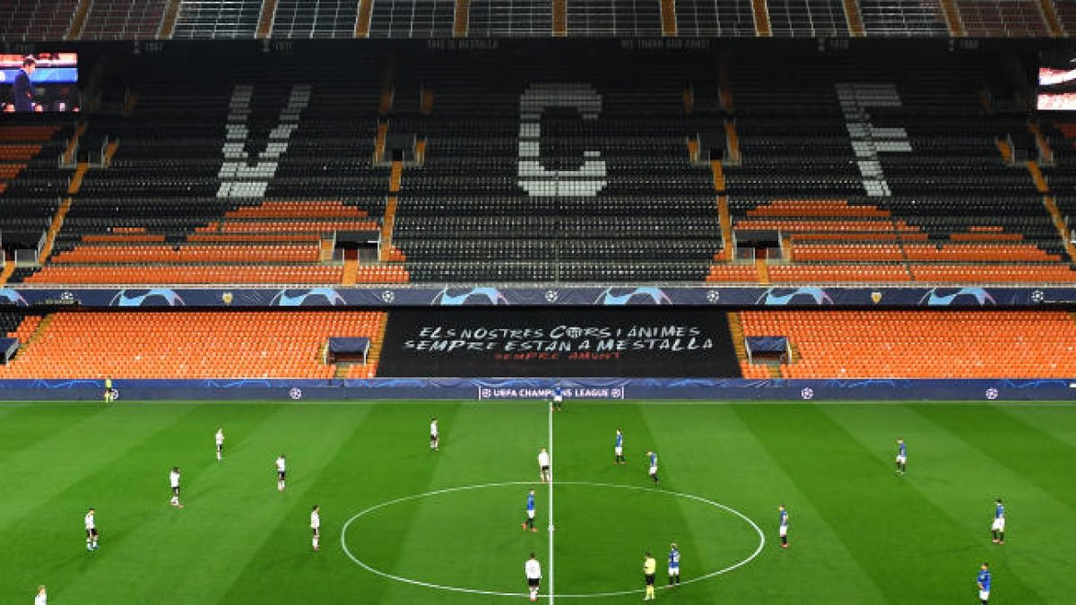 Mestalla sin afición.