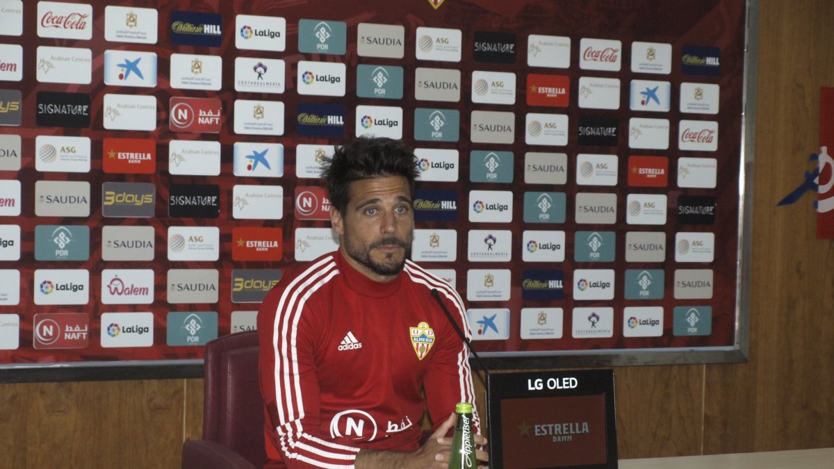 José Romera habló como capitán del Almería.