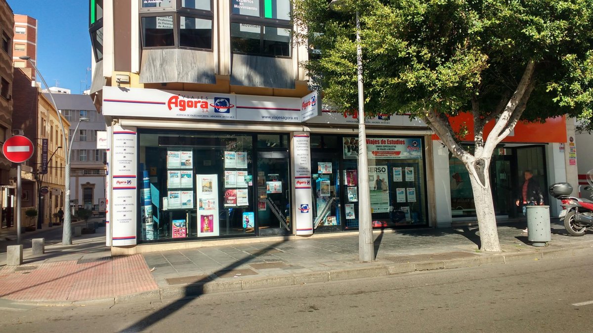 Viajes Ágora, en la avenida Federico García Lorca.