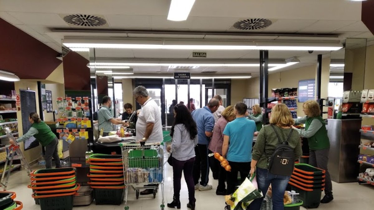 Hacer la compra, uno de los objetivos del Grupo de la Esperanza.