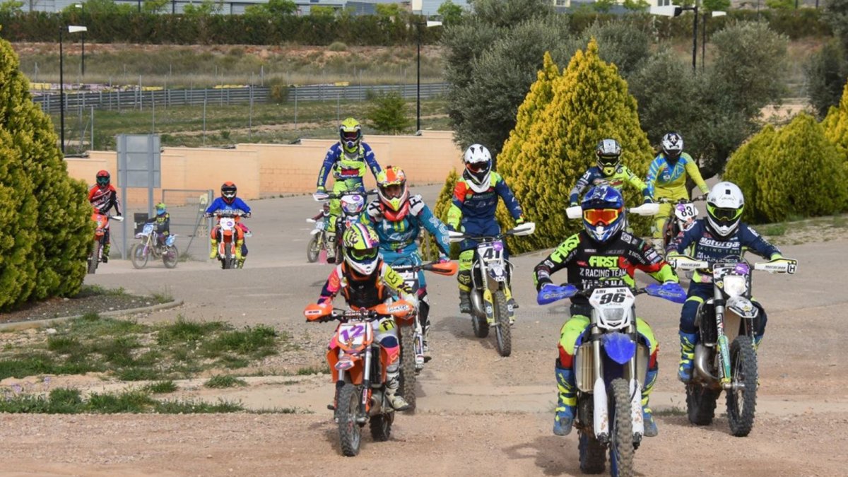 Los pilotos obligados a parar las máquinas.