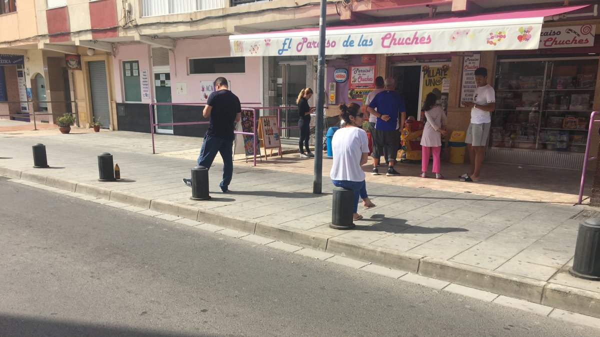 Venta de pan este domingo en las 500 Viviendas.