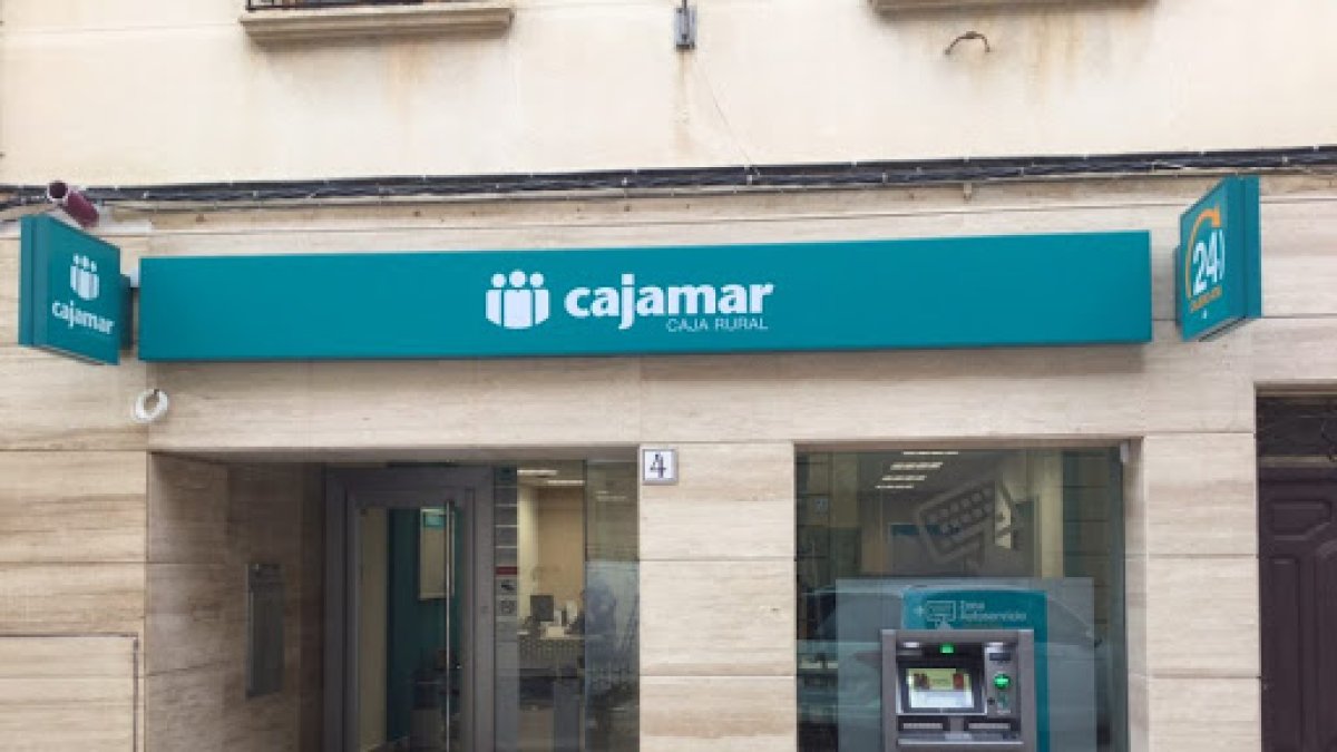 Las oficinas de Cajamar permanecen abiertas