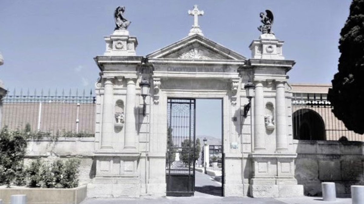 Los cementerios estarán cerrados.