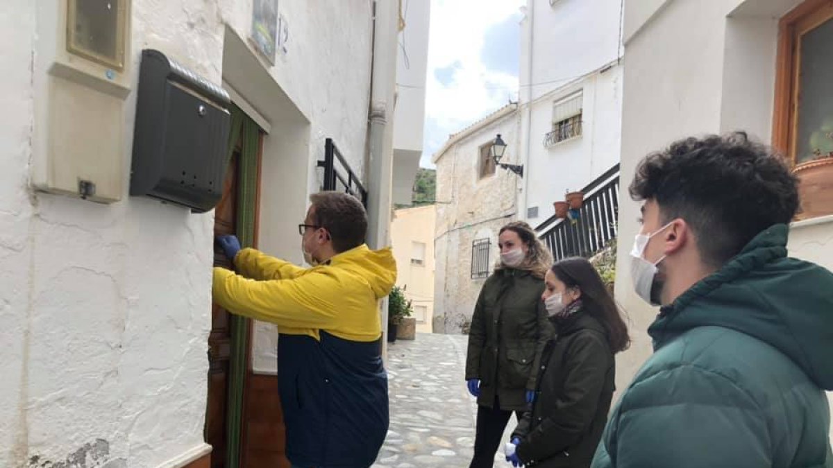 El grupo de voluntarios de Sierro.