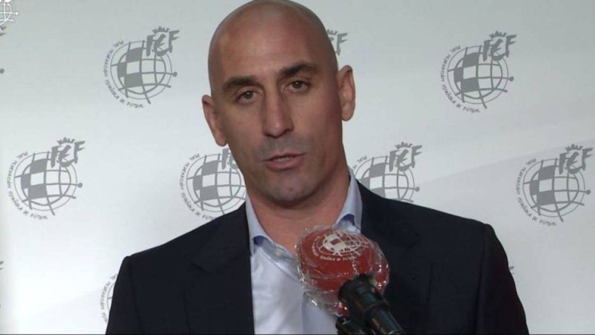 Luis Rubiales en la conferencia de prensa.