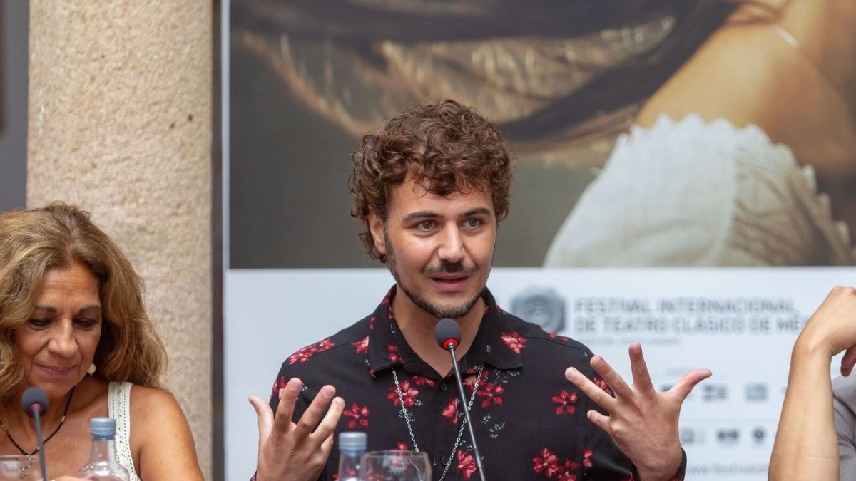 Bezerra, reconocido con los Premios Cerinos, en la rueda de prensa del Festival de Mérida, junto a Lolita. [Festival de Mérida].