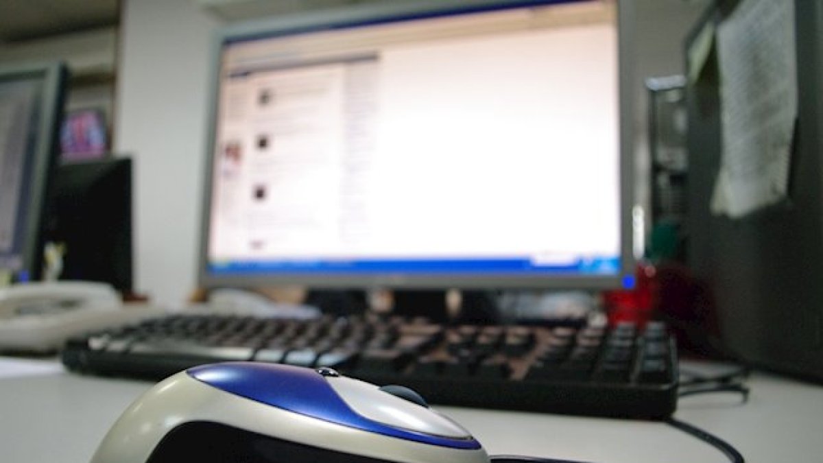 Para acceder al aula virtual solo se necesita un equipo conectado a internet.