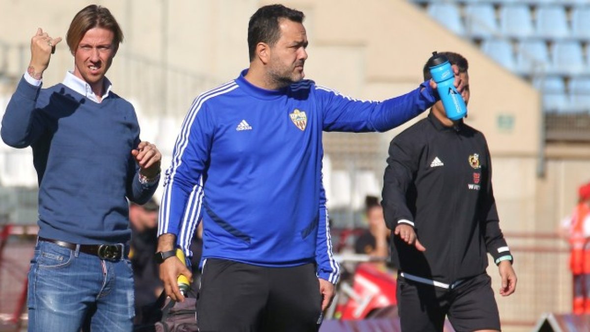 Diego Portugal, en el centro de la imagen, es el coordinador de los servicios médicos del club.