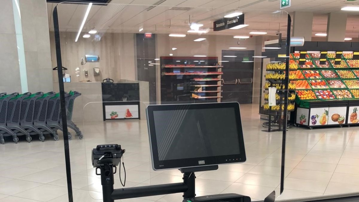 Mamparas en las cajas de Mercadona.