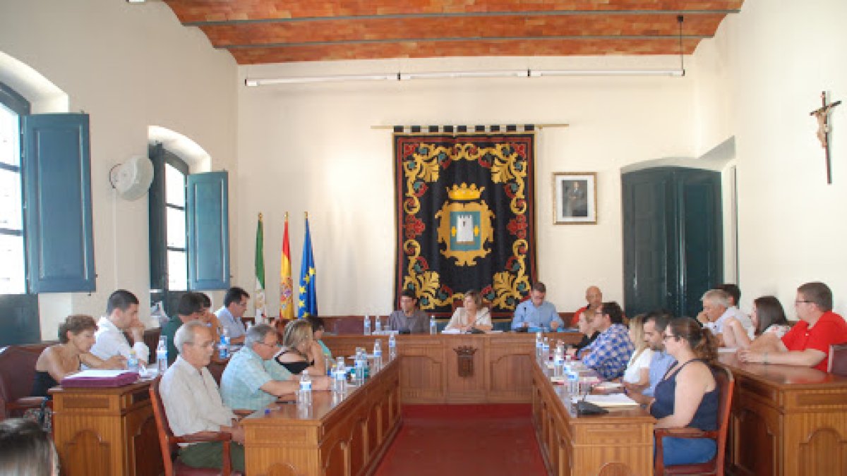 Foto de archivo de un pleno del Ayuntamiento de Níjar.