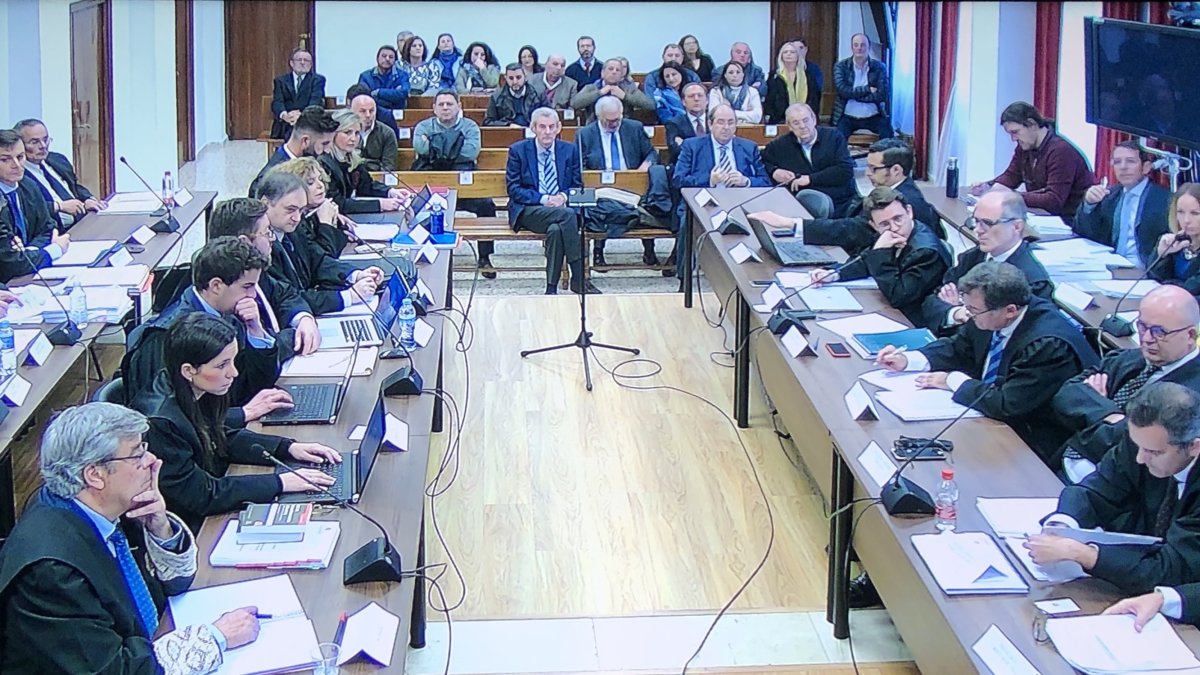 Sesión de cuestiones previas, con Enciso y Alemán arriba a la derecha