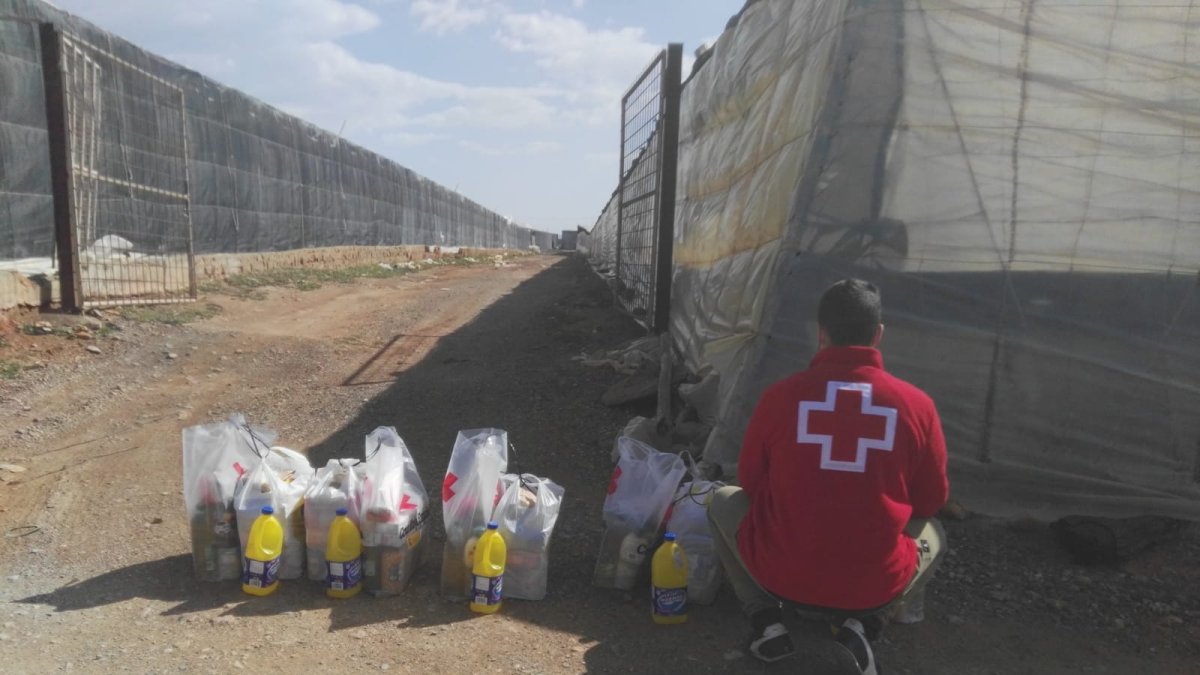 Imágenes cedidas por Cruz Roja del trabajo que hacen en los asentamientos