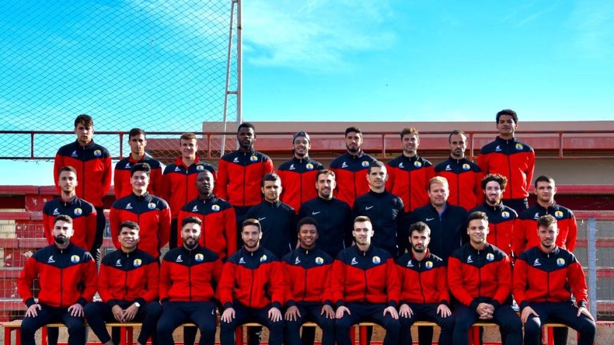 Foto de familia de la plantilla del Zapillo.