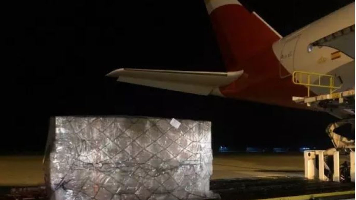 Segundo vuelo cargado con 30 toneladas de productos sanitarios. - IBERIA