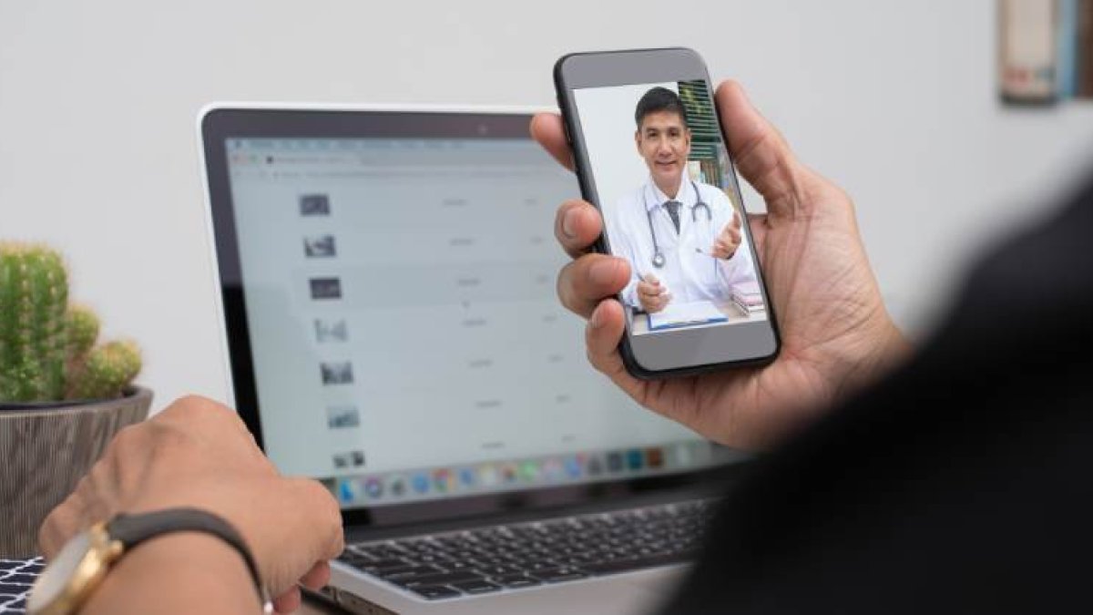 DKV pone al servicio de todos los ciudadanos un consultorio médico online.