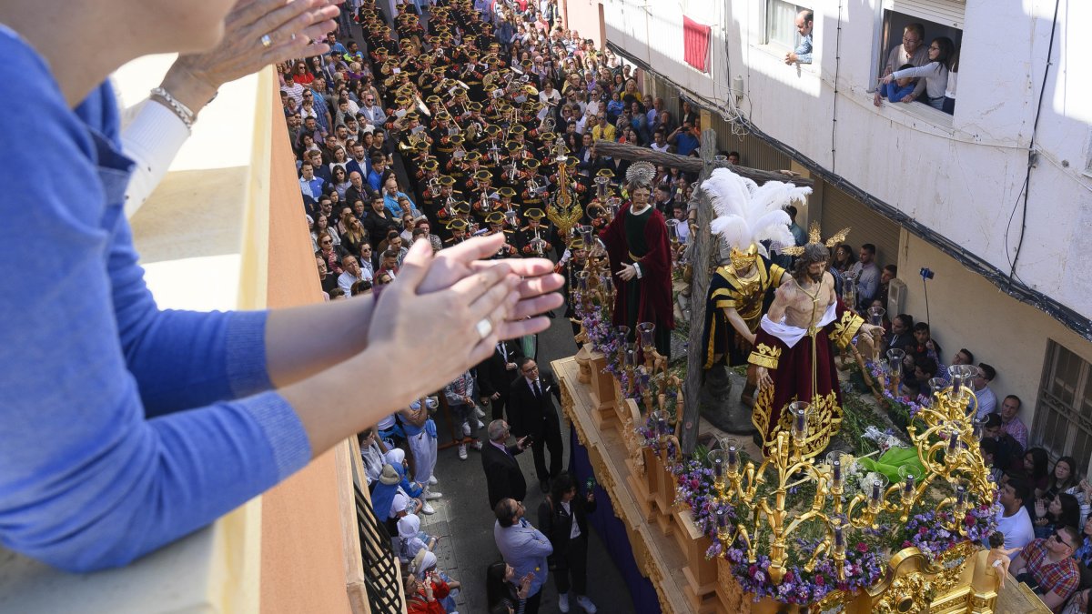 Los Ángeles invita a decorar balcones.