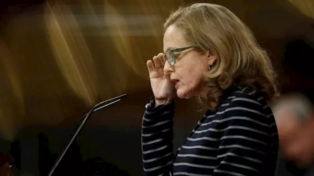 La ministra reconoce que, aunque la situación es excepcional, el Gobierno sigue necesitando ingresos.