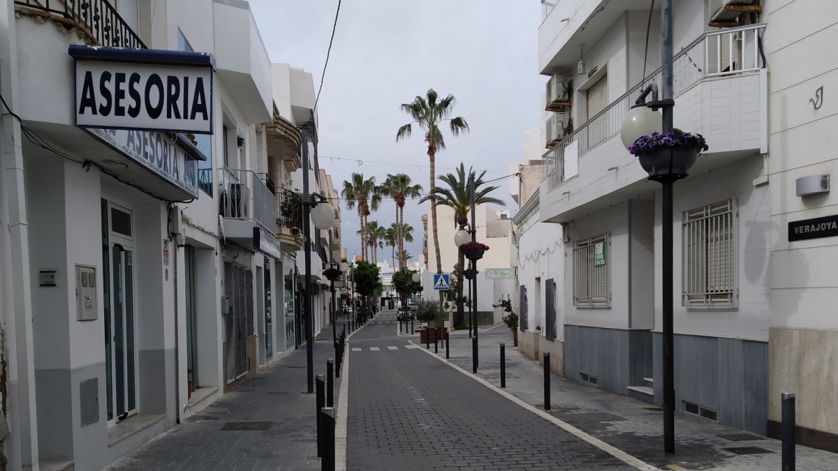 Imagen de la calle Sorbas del pueblo carbonero.